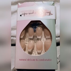 ⭐️SZ. MED, CLASSIC FRENCH TIP, SQ NAILS!